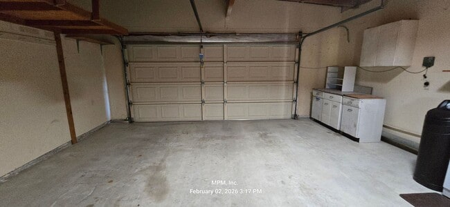 Building Photo - Lovely 2 bed 2 bath in 55 and over community