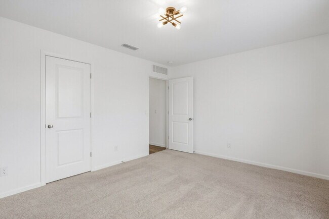 Building Photo - 1796 W Laguna Dr