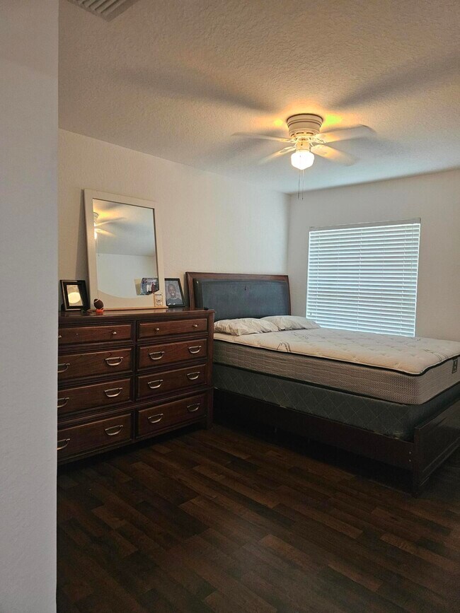 Building Photo - 7533 Topiary Ave