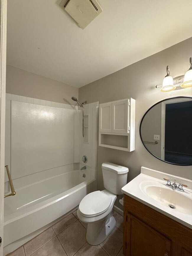 Building Photo - T.R. Lawing Realty Property