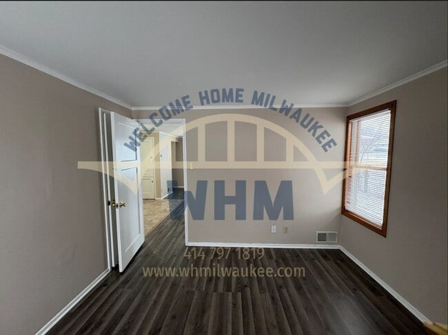 Building Photo - 4508 W Crawford Ave