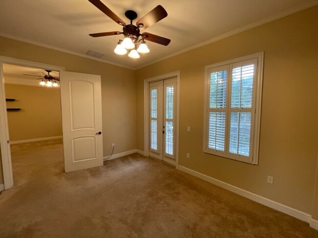 Building Photo - Lovely 2 Bedroom Condo in Jackson Square
