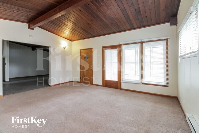 Building Photo - 1054 Kenmore Ave