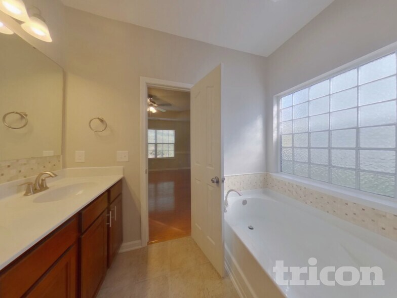 Building Photo - 2558 Fiddlers Glenn Dr