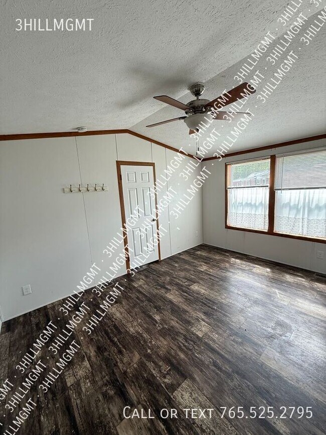 Building Photo - 13025 Crestview Ave