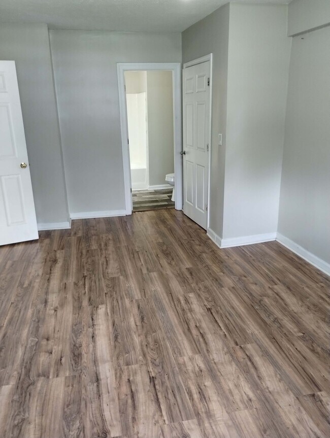 Building Photo - 820 State Rd S-38-225