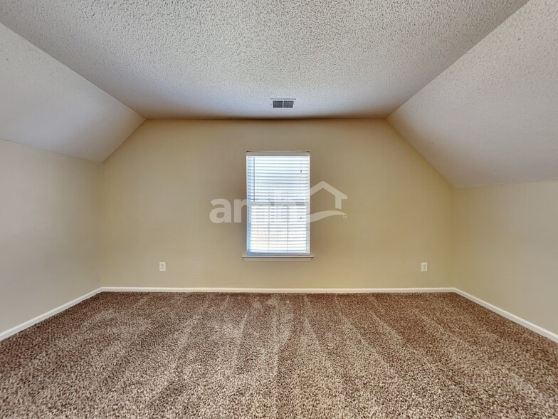 Building Photo - 228 Eagle Ridge Rd