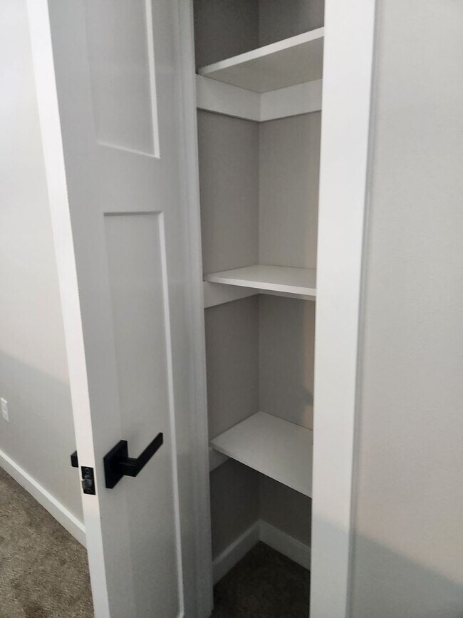 Building Photo - n625