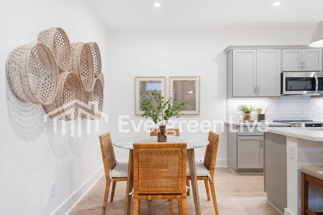 Building Photo - 129 Leggo Ave