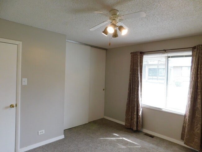 Building Photo - 1308 Court O