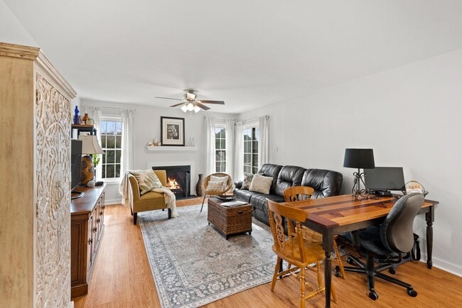 Building Photo - Adorable Upgraded Condo Available Soon!