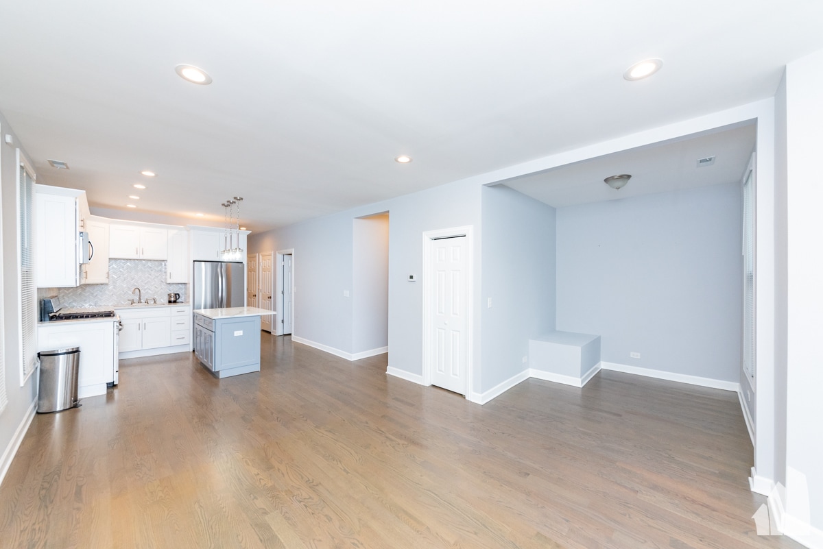 Building Photo - 1821 N Tripp Ave