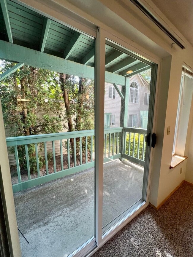 Building Photo - 1393 Bradley Ln
