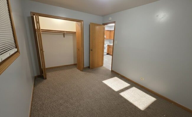 Building Photo - 445 W 37th St