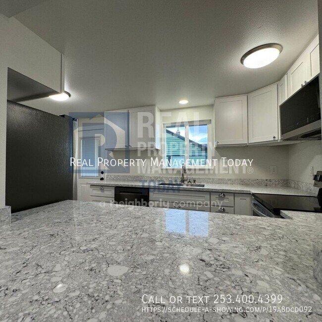 Building Photo - 1204 S 54th St