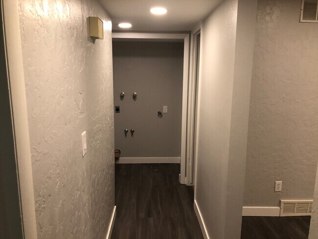 Building Photo - 44 S 1450 W