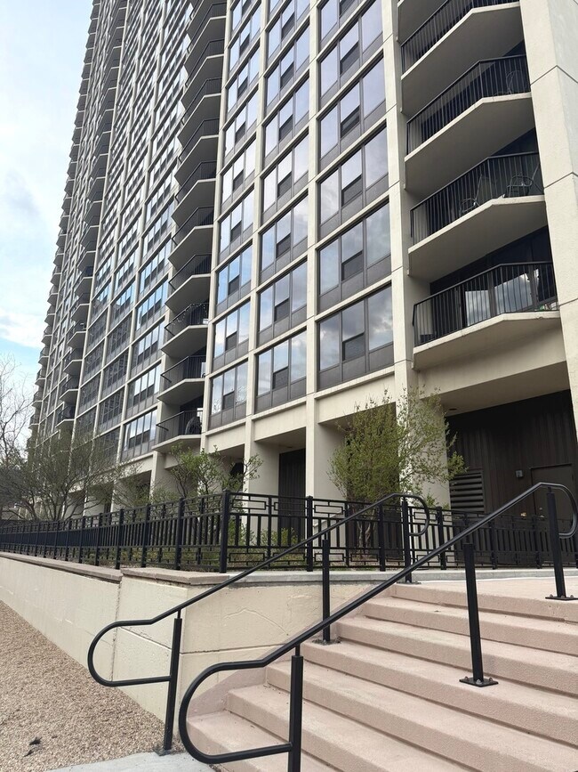 Building Photo - 1560 N Sandburg Terrace