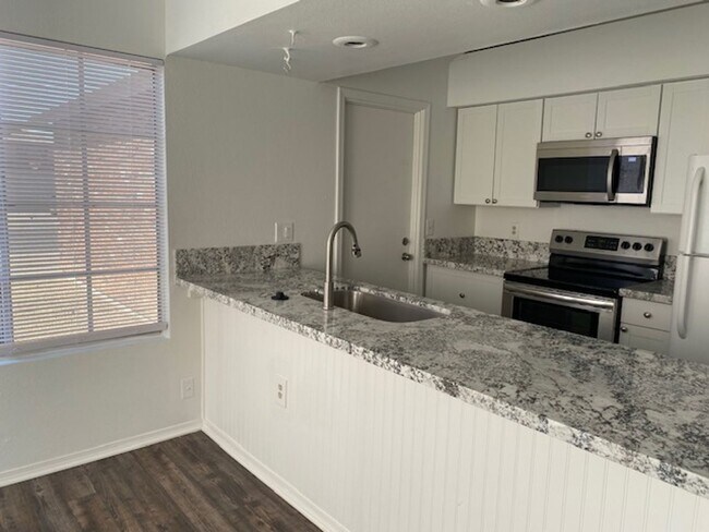 Building Photo - $1,975 For Lease SFH 3 Beds-2 Baths-2 Car ...