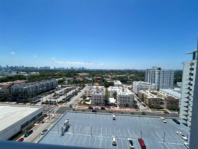 Building Photo - 2899 Collins Ave