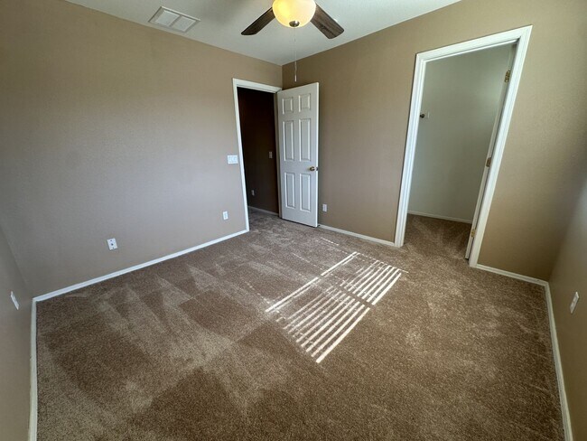 Building Photo - Spectrum in Gilbert
