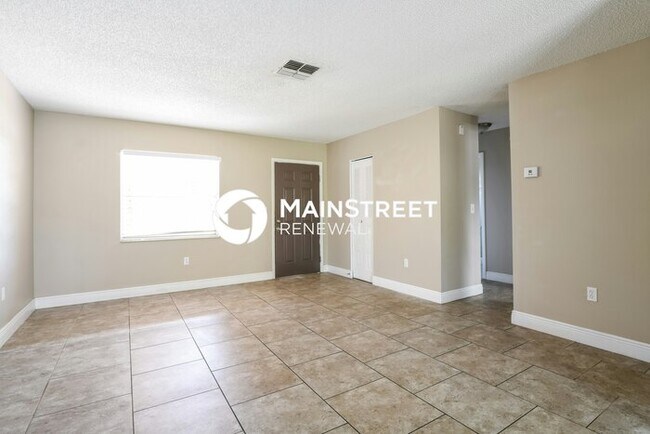 Building Photo - 3 Bedroom Pet-Friendly Home in Port Richey, FL with Main Street Renewal
