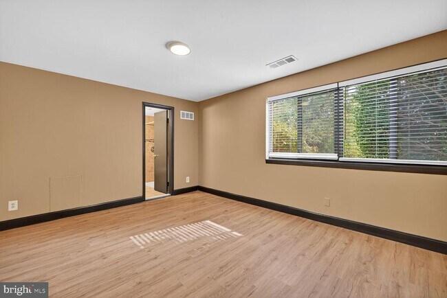 Building Photo - 10116 Little Pond Pl