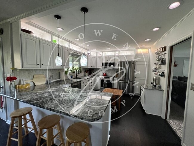 Building Photo - "Charming 3 bedroom 2 bathroom Sylvania home with Granite Countertops.