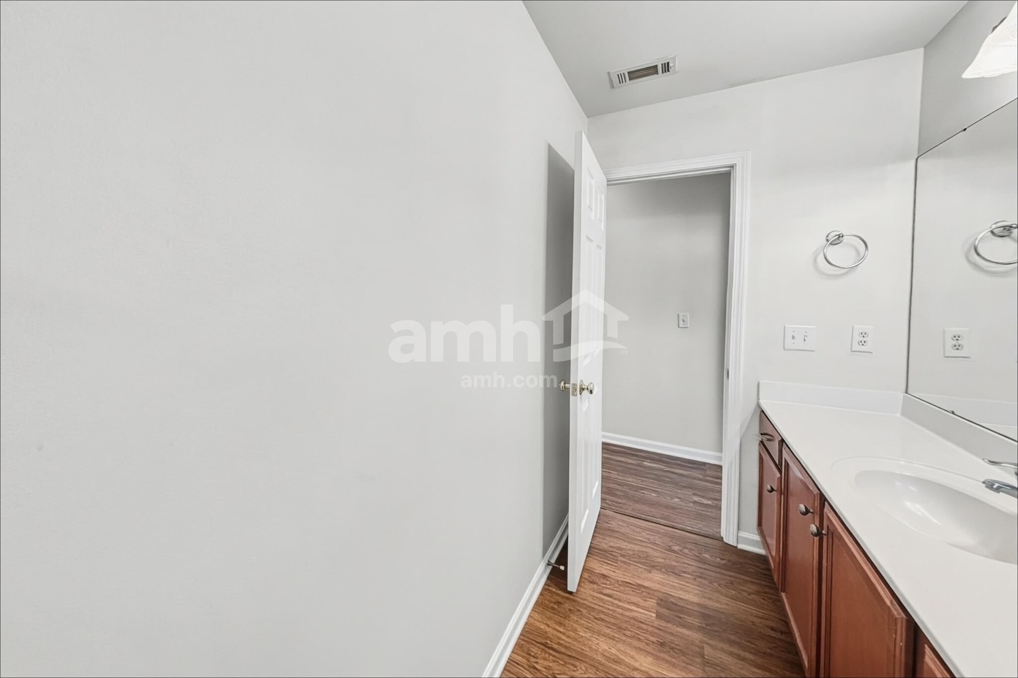 Building Photo - 108 Tilton Dr
