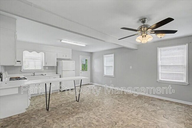 Building Photo - 2619 Livingston Ave