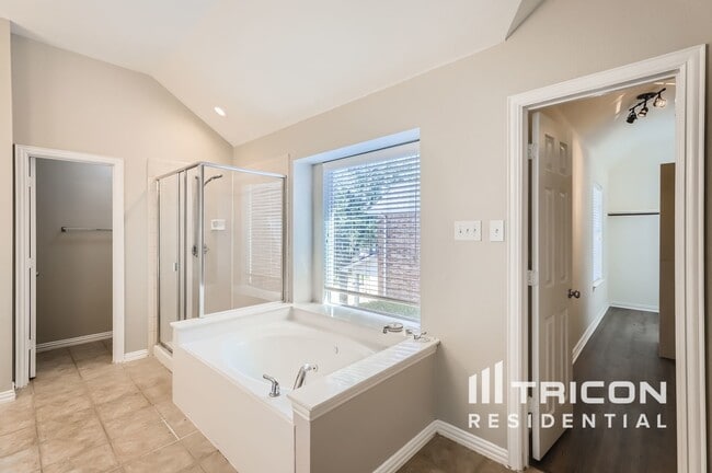 Building Photo - 2624 Dunbar Dr