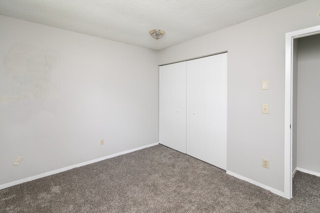 Building Photo - 1207 Middleneck Dr