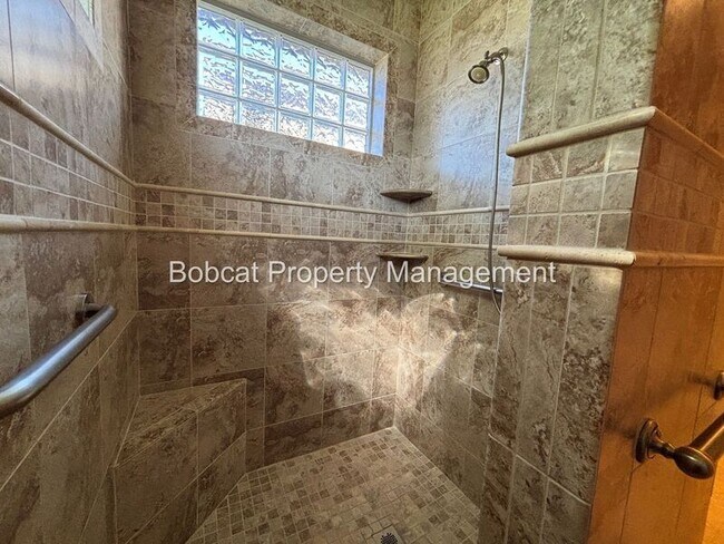 Building Photo - 1360 Turner Ct