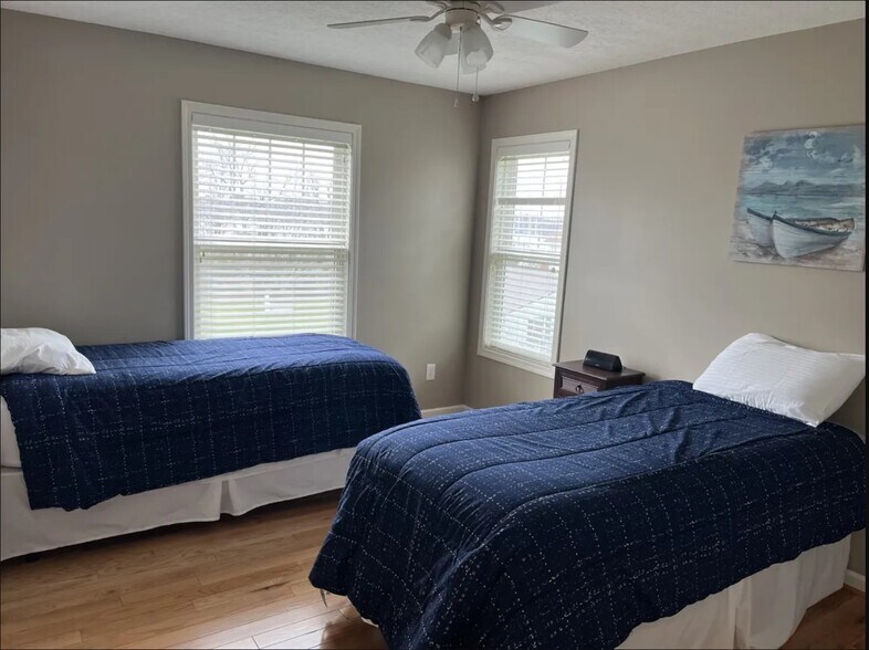 3rd bedroom - 8388 Bay St