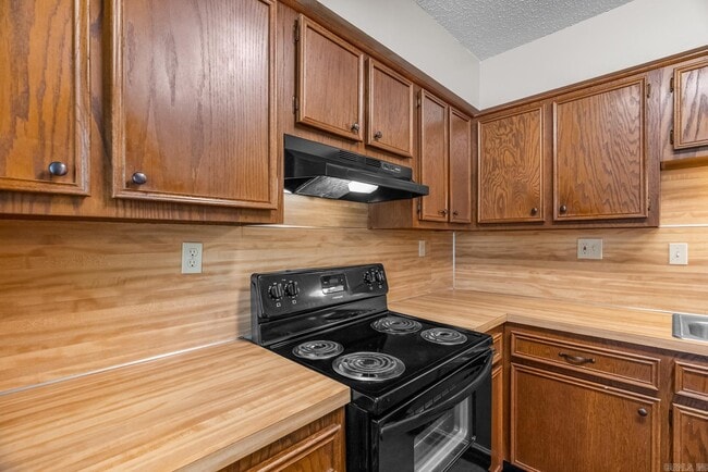 Building Photo - 151 Summerwood Dr