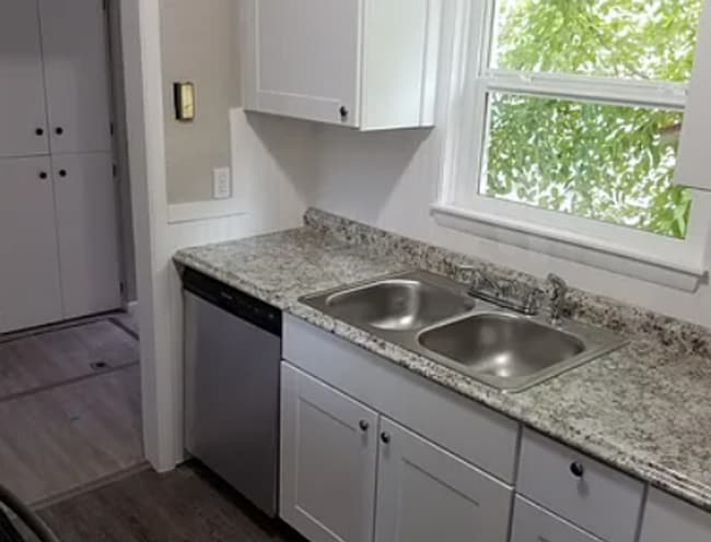 Building Photo - CHARMING 2 BED 1 BATH HOME IN ST ANTHONY