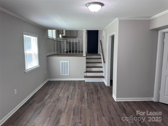 Building Photo - 911 Bannister Pl