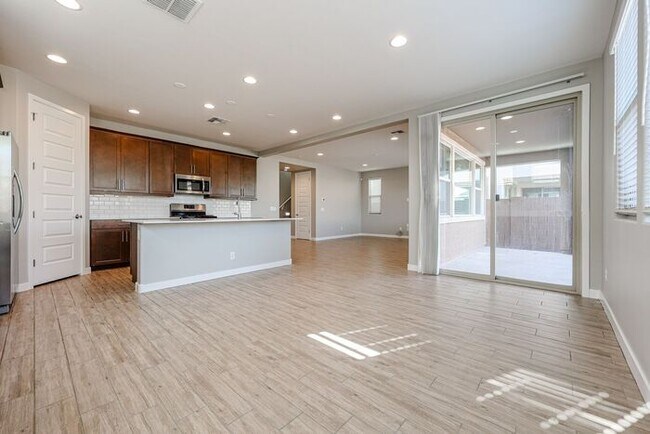 Building Photo - Available August 7th! Gated Community 4 Bedroom 3 Bathroom Home!