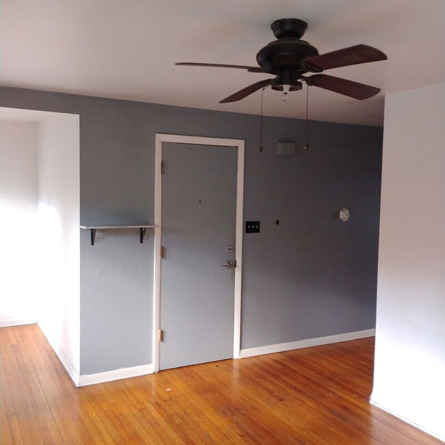 Building Photo - 13 Western Ave