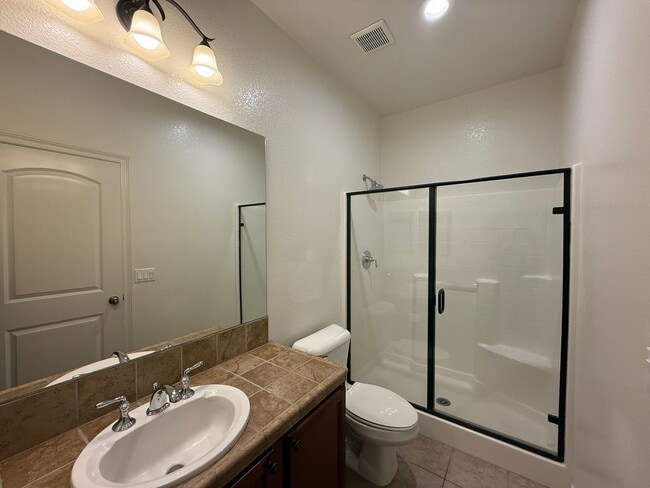 Building Photo - West Rosamond 5 bedroom