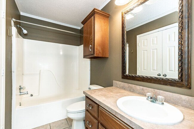 Building Photo - 242 Mossycup Dr