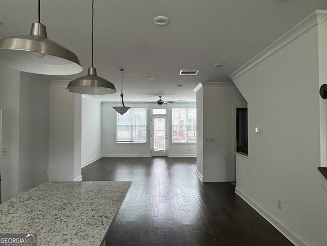 Building Photo - 4400 Sims Pk Overlook