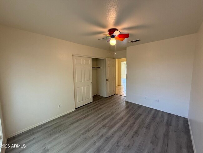 Building Photo - 505 W Sereno Dr