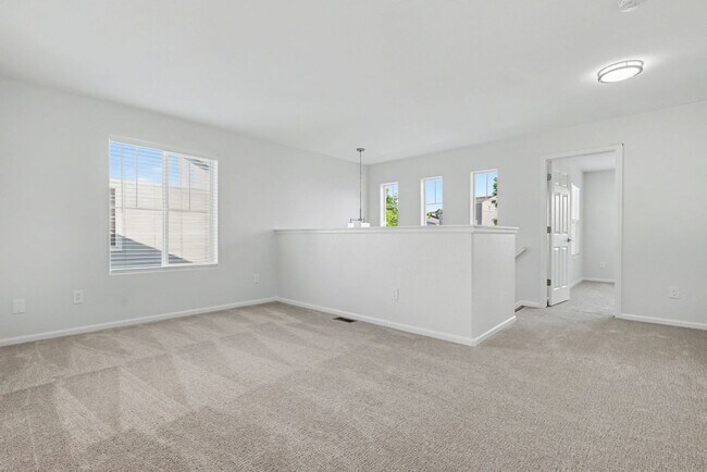 Building Photo - 7416 Sandy Springs Point