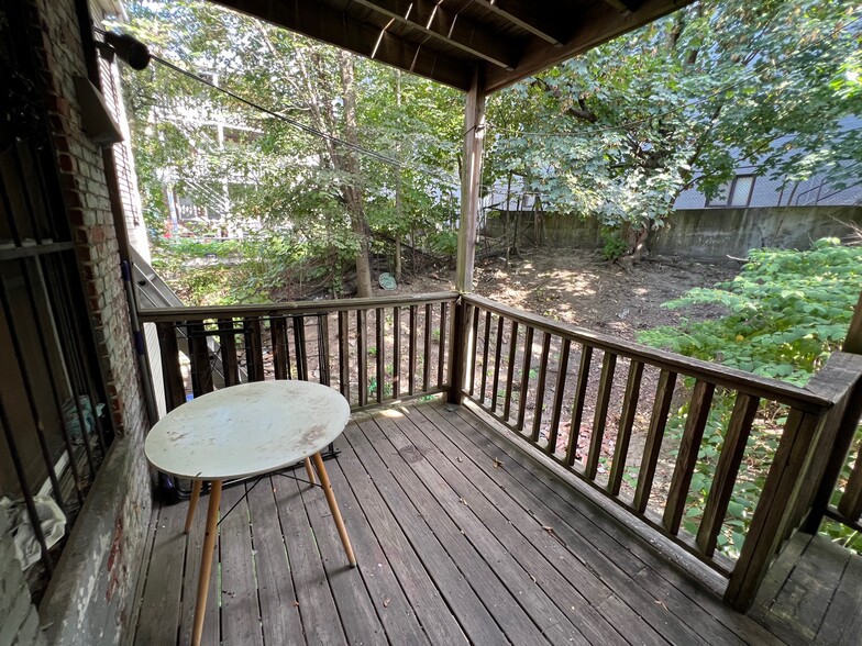 BALCONY LOOKS LIKE THIS ONE... - 848 Huntington Ave