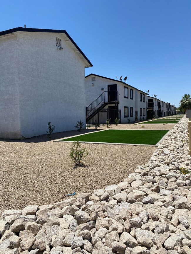 Building Photo - Melvin