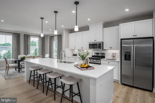 Building Photo - 8249 WILLOWBEND TURN