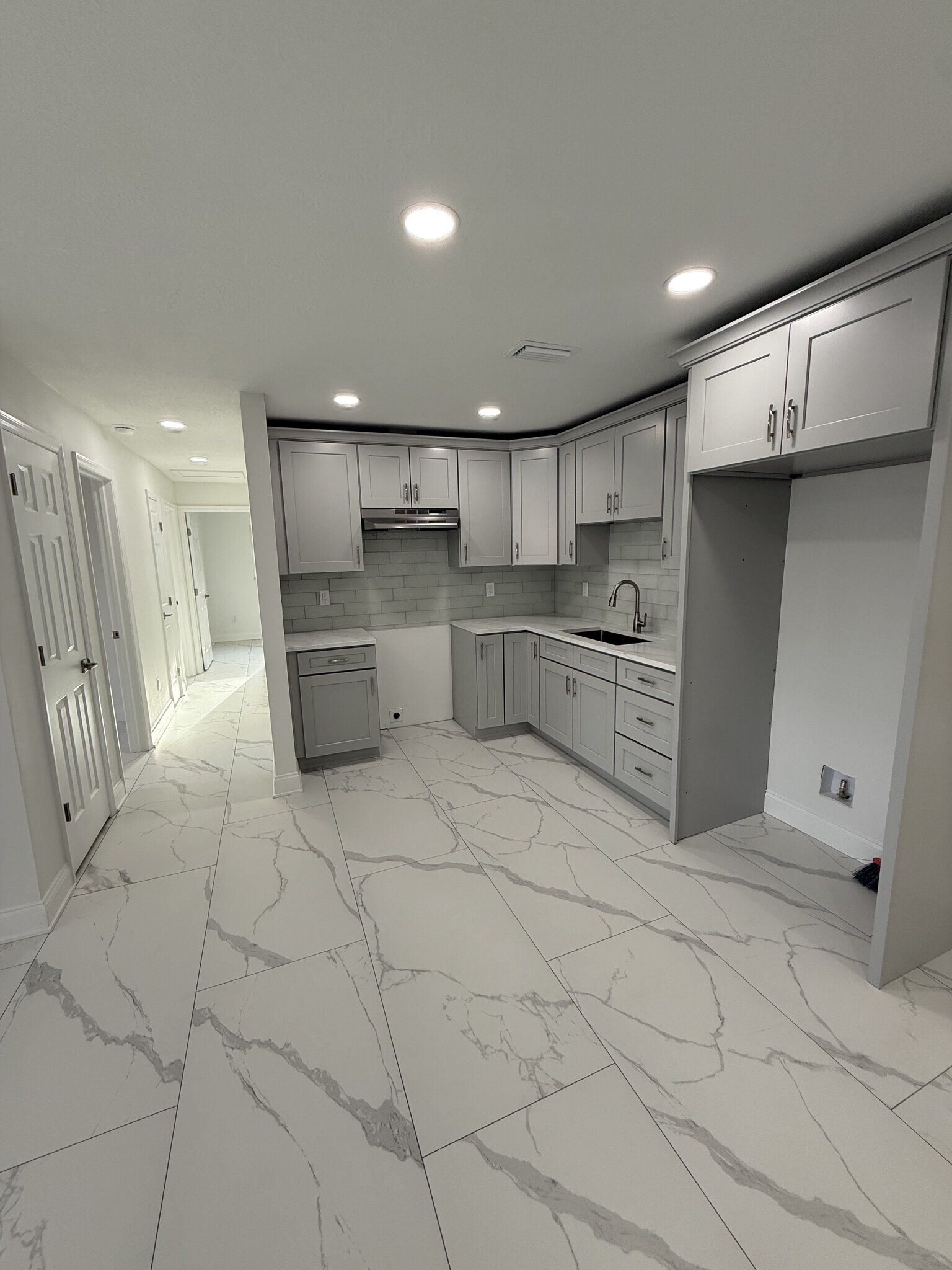 Building Photo - 6521 Alta Monte Dr