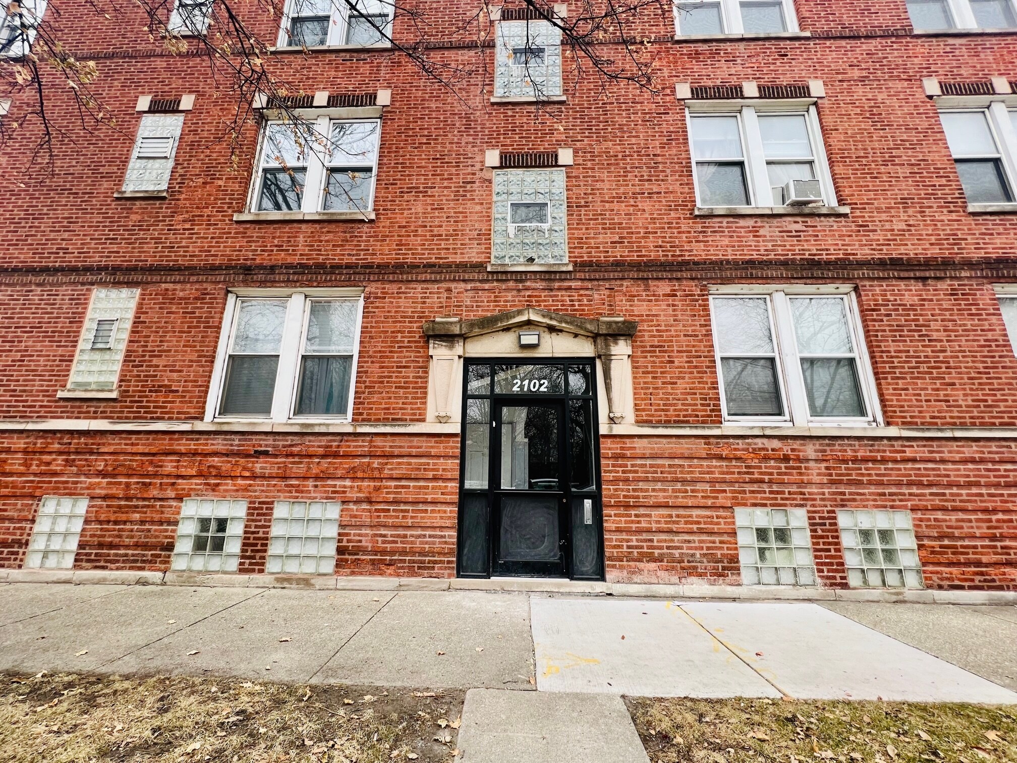 Building Photo - 2102 W 37th St