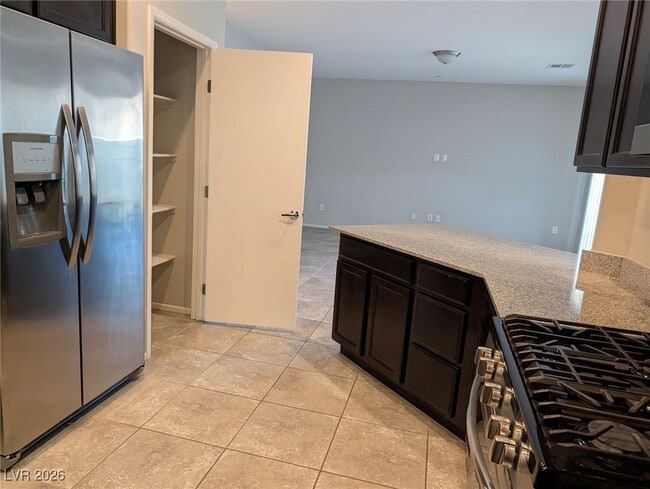 Building Photo - 6114 Scarlet Leaf St