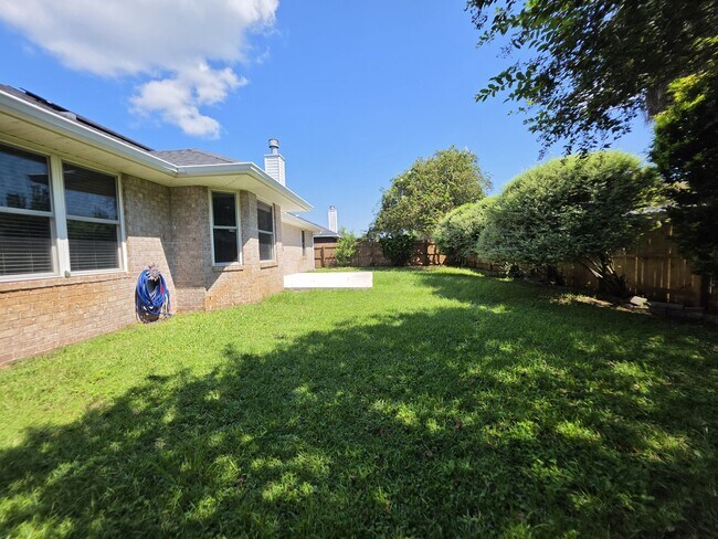 Building Photo - 2295 Heritage Cir